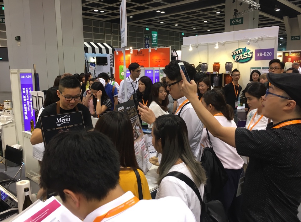 Luibao together with Boscovivo and HKTDC launched special truffle hunting campaign in the food expo hong kong 2017